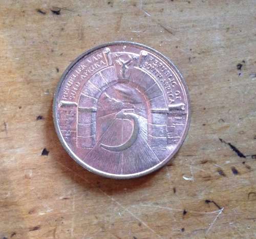 SOUVENIR BRONZE TOKEN MEDALLION 5 Years Commemoration of the Republic of South Africa 1961 to 1966.
