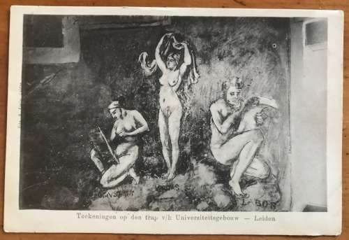 POSTCARD NETHERLANDS HOLLAND NUDE WOMEN + MEN DRAWING ON THE STAIRS OF THE UNIVERSITY BUILDING.