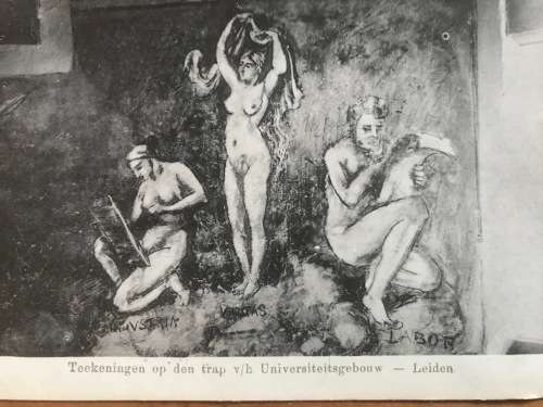 POSTCARD NETHERLANDS HOLLAND NUDE WOMEN + MEN DRAWING ON THE STAIRS OF THE UNIVERSITY BUILDING.