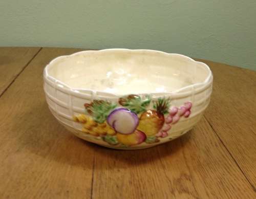 CLARICE CLIFF LARGE ROUND FRUIT BOWL NEWPORT POTTERY PATTERN 663 ENGLAND STUNNING!!
