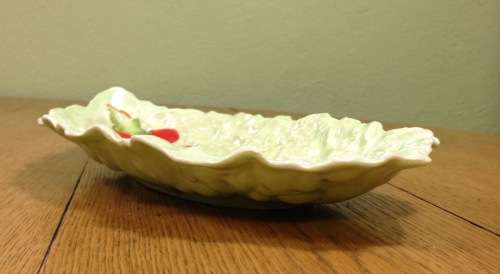 CARLTON WARE 2093 BOWL CARLTONWARE Australian Design EMBOSSED LETTUCE LEAF SHAPED with TOMATOES.
