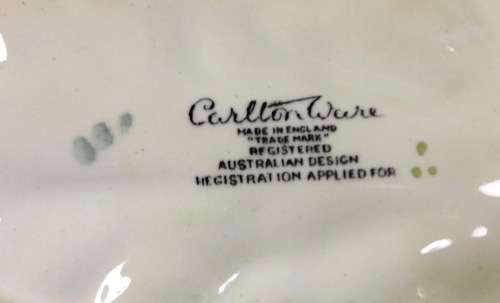 CARLTON WARE 2093 BOWL CARLTONWARE Australian Design EMBOSSED LETTUCE LEAF SHAPED with TOMATOES.