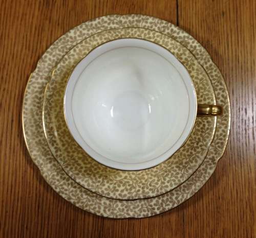 ROYAL DOULTON=1937=H4608=TRIO=TEA CUP=SAUCER=CAKE/SIDE PLATE=3 Piece=LIGHT YELLOW + GOLD.