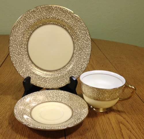 ROYAL DOULTON=1937=H4608=TRIO=TEA CUP=SAUCER=CAKE/SIDE PLATE=3 Piece=LIGHT YELLOW + GOLD.