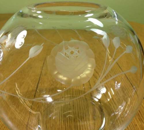 VASE=ROUND=GLASS=ROSE-CUT PATTERN=FLOWERS=FLORAL.