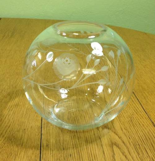 VASE=ROUND=GLASS=ROSE-CUT PATTERN=FLOWERS=FLORAL.