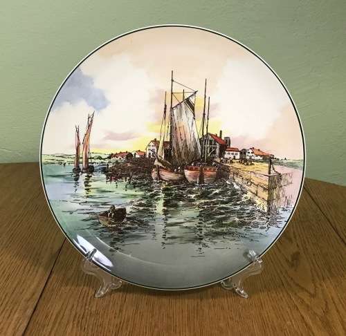 ROYAL DOULTON PORCELAIN PLATE D6434 HOME WATERS ENGLAND SAILING BOATS HARBOUR ROWING YACHTS.