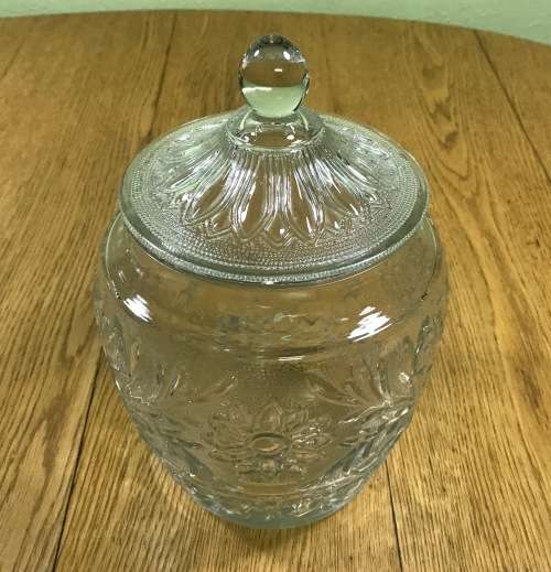 GINGER / BISCUIT / COOKIES JAR GLASS MOULDED ROUND LARGE MODERN GREAT CONDITION STUNNING!!
