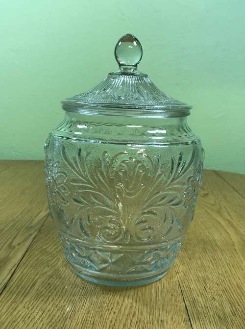 GINGER / BISCUIT / COOKIES JAR GLASS MOULDED ROUND LARGE MODERN GREAT CONDITION STUNNING!!