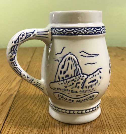 MUG POTTERY TEA COFFEE GESTOHLEN KATAKOMBE RIO DE JANEIRO BRAZIL PAO DE ACUCAR SOUVENIR BLUE + WHITE