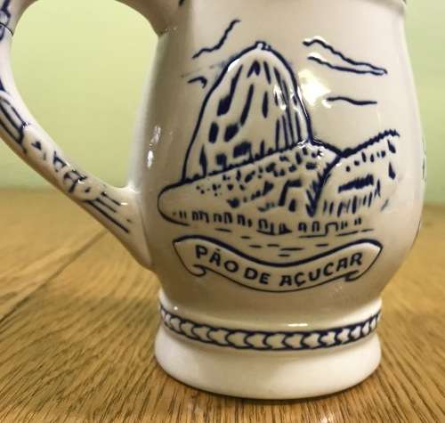 MUG POTTERY TEA COFFEE GESTOHLEN KATAKOMBE RIO DE JANEIRO BRAZIL PAO DE ACUCAR SOUVENIR BLUE + WHITE