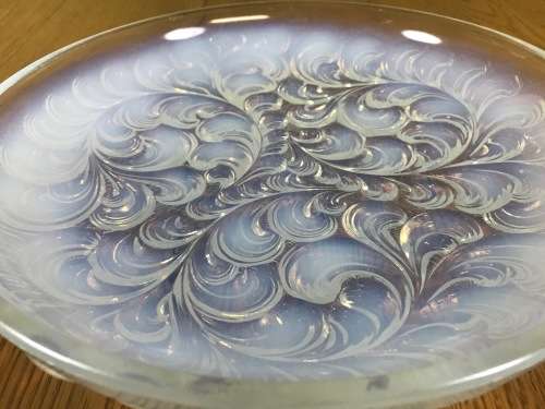 MAGNIFICENT large OPALESCENT GLASS BOWL=WAVY DESIGN=VERY HEAVY at 2,82 kg's=Please read notes......