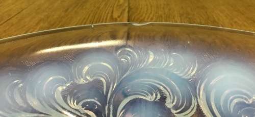 MAGNIFICENT large OPALESCENT GLASS BOWL=WAVY DESIGN=VERY HEAVY at 2,82 kg's=Please read notes......