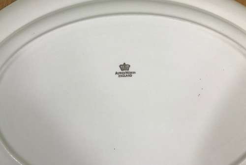 PLATTER LARGE OVAL ALFRED MEAKIN MADE in ENGLAND DARK MAROON BORDER GILTED GARLAND 1945+