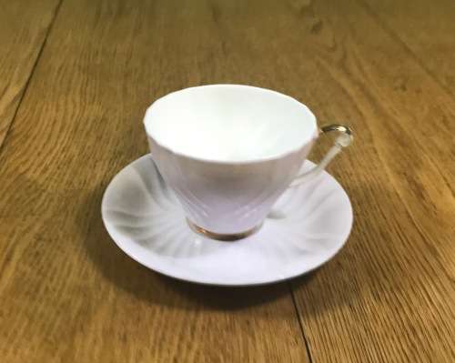 DUO TEA CUP + SAUCER QUEEN ANNE LIGHT PURPLE/MAUVE SCALLOPED ENGLAND PATTERN 5267.