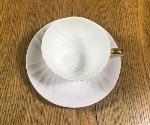 DUO TEA CUP + SAUCER QUEEN ANNE LIGHT PURPLE/MAUVE SCALLOPED ENGLAND PATTERN 5267.