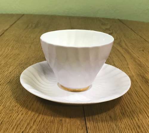 DUO TEA CUP + SAUCER QUEEN ANNE LIGHT PURPLE/MAUVE SCALLOPED ENGLAND PATTERN 5267.