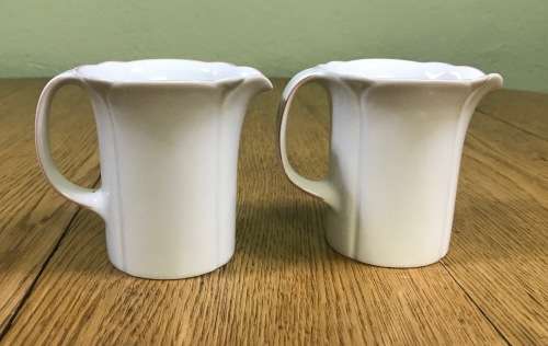 ARZBERG TEA COFFEE SET 12 TRIOS 2 MILK 1 SUGAR TEA POT GERMANY Scalloped Flared Rim WHITE PINK TRIM