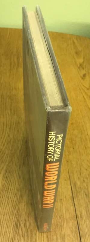 PICTORIAL HISTORY OF WORLD WAR 2 WWII CHARLES HERRIDGE HAMLYN LONDON 1975 MILITARY BOOK TANKS GUNS.