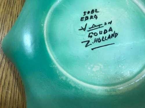 GOUDA Zuid Holland WAVY EDGED BOWL 202mm d 1955 PATTERN 3432 WJ FLOWERS FLORAL RESTORED.....