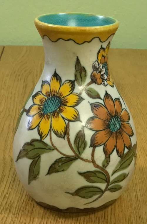 GOUDA ROYAL ZUID HOLLAND MEDIUM BULBOUS VASE 1947 3412 FANNY PATTERN 4643 FLOWERS FLORAL STUNNING!!!