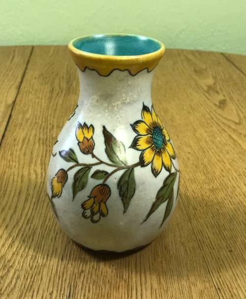 GOUDA ROYAL ZUID HOLLAND MEDIUM BULBOUS VASE 1947 3412 FANNY PATTERN 4643 FLOWERS FLORAL STUNNING!!!