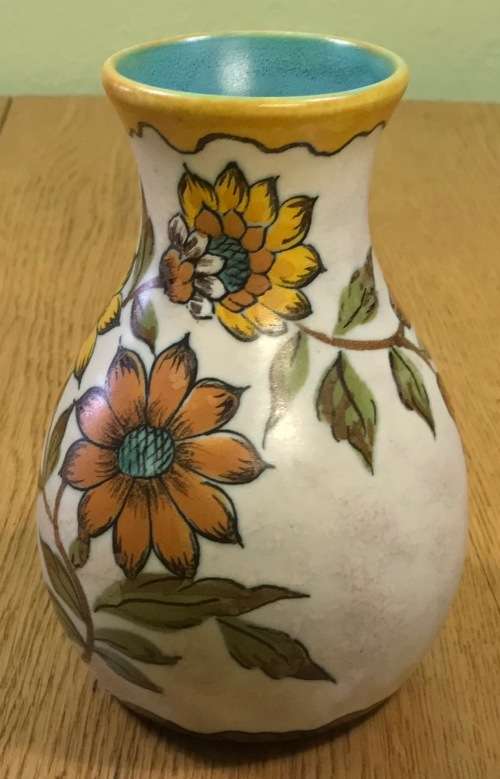 GOUDA ROYAL ZUID HOLLAND MEDIUM BULBOUS VASE 1947 3412 FANNY PATTERN 4643 FLOWERS FLORAL STUNNING!!!