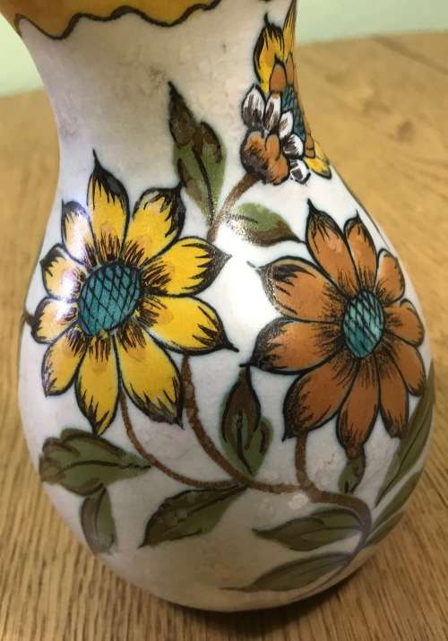 GOUDA ROYAL ZUID HOLLAND MEDIUM BULBOUS VASE 1947 3412 FANNY PATTERN 4643 FLOWERS FLORAL STUNNING!!!