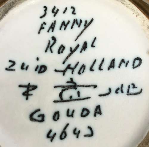 GOUDA ROYAL ZUID HOLLAND MEDIUM BULBOUS VASE 1947 3412 FANNY PATTERN 4643 FLOWERS FLORAL STUNNING!!!