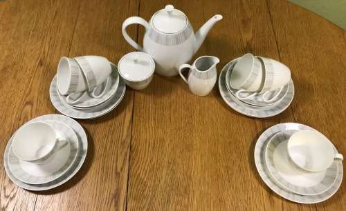 ARZBERG TEA SERVICE 24 piece 212 GOLDENE MEDAILLE XI. TRIENNALE MAILAND 1957 9988 UNUSUAL + STUNNING