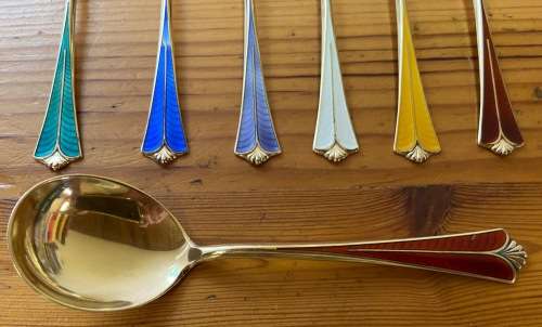 STERLING SILVER GILT & ENAMEL TEASPOONS x 6 SUGAR SPOON x 1 DAVID ANDERSEN NORWAY RADHUS PATTERN.
