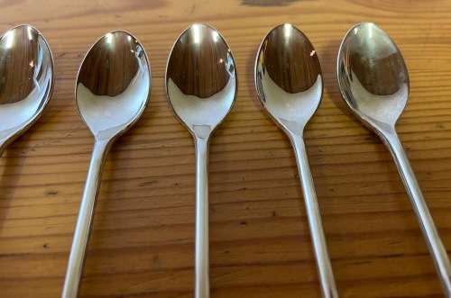 SILVER PLATED COFFEE / TEA SPOONS x 6 BRAND NEW BOXED PLASTIC SLEEVED SHELL DESIGNED END STUTTAFORDS