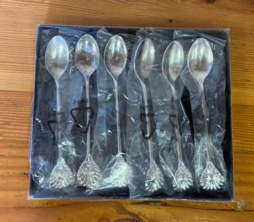 SILVER PLATED COFFEE / TEA SPOONS x 6 BRAND NEW BOXED PLASTIC SLEEVED SHELL DESIGNED END STUTTAFORDS