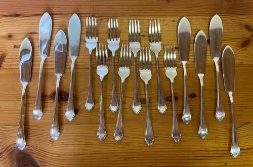 MAPPIN & WEBB=FISH KNIVES & FORKS=8 PLACE SETTING=PRINCES SILVER PLATE=REG. No. 664260=HIGH QUALITY!