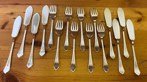 MAPPIN & WEBB=FISH KNIVES & FORKS=8 PLACE SETTING=PRINCES SILVER PLATE=REG. No. 664260=HIGH QUALITY!