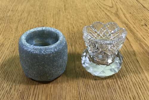 GLASS VASE SMALL + EARTHENWARE POTTERY VASE SMALL 2 ITEMS.