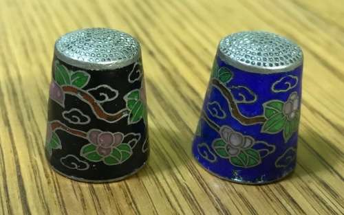 ORIENTAL Cloisonné THIMBLES x 2 PLANTS FLOWERS BIRDS TREES STUNNING ITEMS!!!! CHINESE?? JAPANESE??