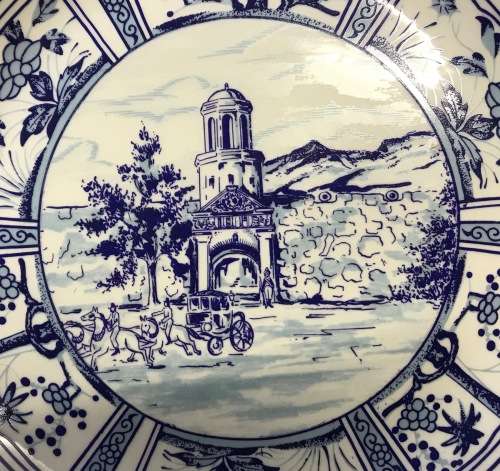 CAPE TOWN CASTLE PLATE COMMEMORATING TERCENTENARY 1679-1979 HUGUENOT PORCELAIN HERITAGE COLLECTION.