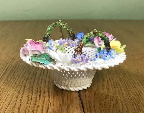 CROWN STAFFORDSHIRE PORCELAIN ROUND WOVEN BASKET APPLIED FLOWERS 2 HANDLES 4-STRAND ENGLAND PERFECT!