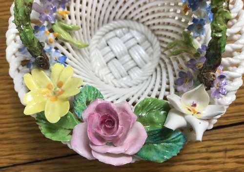 CROWN STAFFORDSHIRE PORCELAIN ROUND WOVEN BASKET APPLIED FLOWERS 2 HANDLES 4-STRAND ENGLAND PERFECT!