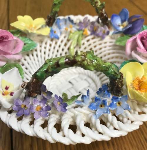 CROWN STAFFORDSHIRE PORCELAIN ROUND WOVEN BASKET APPLIED FLOWERS 2 HANDLES 4-STRAND ENGLAND PERFECT!