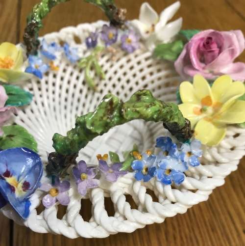 CROWN STAFFORDSHIRE PORCELAIN ROUND WOVEN BASKET APPLIED FLOWERS 2 HANDLES 4-STRAND ENGLAND PERFECT!