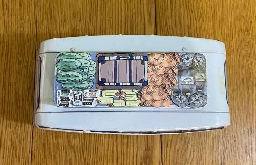 TIN=WOOLWORTHS TAXI BISCUIT TIN=SMOOTH  OPERATOR=DRIVER-JAN PIEREWIET=CARRY 7 PASSENGERS=JAN-KAN!!!!