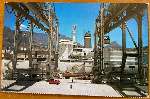 POSTCARD BOOKLET POST CARD CONTAINER SHIP TERMINAL CAPE TOWN SAR TRAVEL BUREAU 1981 VOORTREKKERS.