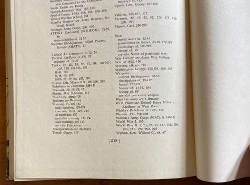 THE MODERN UNITED STATES ARMY LT. COL. KLEINMAN HOROWITZ 1st EDITION 1964 GROUND COMBAT SOLDIERS.