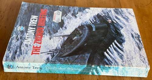 THE ZHUKOV BRIEFING ANTONY TREW 1975 FONTANA BOOKS SUBMARINE WORLD WAR 2 NOVEL RUSSIA.