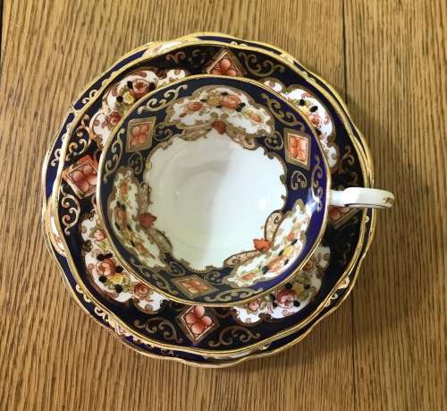 ROYAL ALBERT DERBY IMARI STYLE TEA TRIO x 1 CUP SAUCER CAKE PLATE BONE CHINA 1950`s ENGLAND FLORAL.