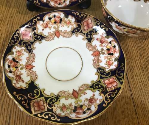 ROYAL ALBERT DERBY IMARI STYLE TEA TRIO x 1 CUP SAUCER CAKE PLATE BONE CHINA 1950`s ENGLAND FLORAL.b