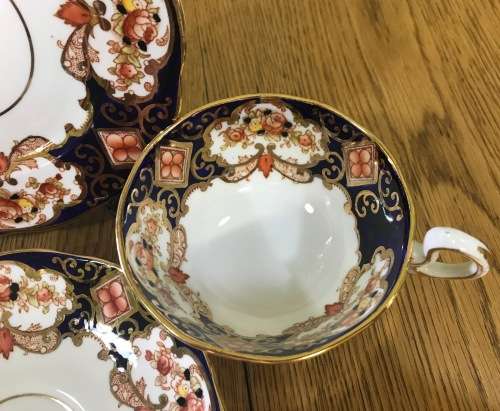 ROYAL ALBERT DERBY IMARI STYLE TEA TRIO x 1 CUP SAUCER CAKE PLATE BONE CHINA 1950`s ENGLAND FLORAL.b
