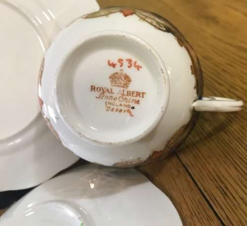 ROYAL ALBERT DERBY IMARI STYLE TEA TRIO x 1 CUP SAUCER CAKE PLATE BONE CHINA 1950`s ENGLAND FLORAL.b
